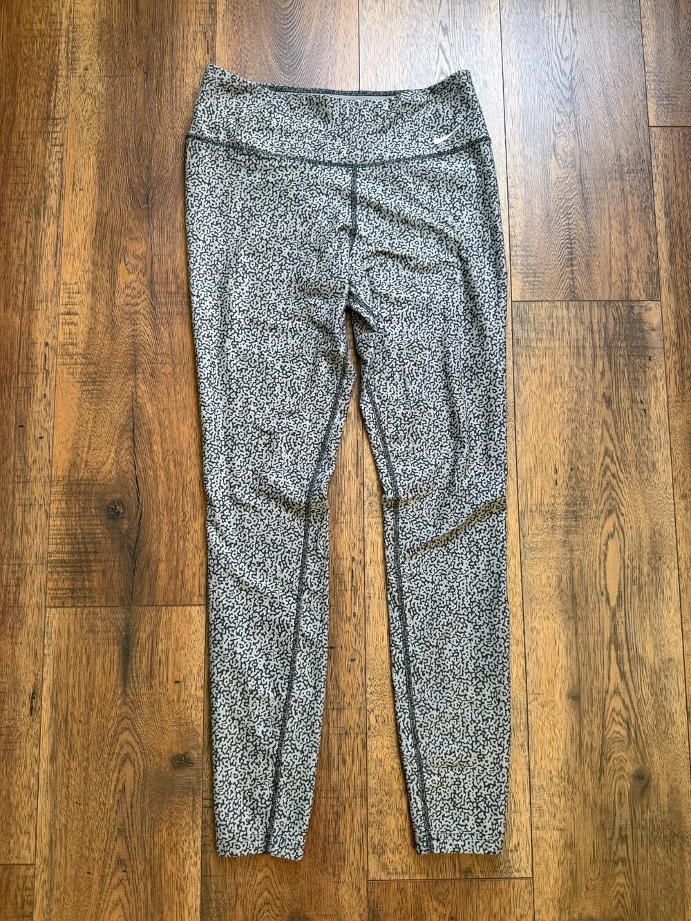 Nike Dri-FIT Gray Black Printed Leggings Medium
